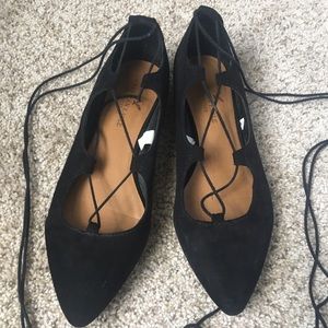 AEO BLACK LACE UP FLATS